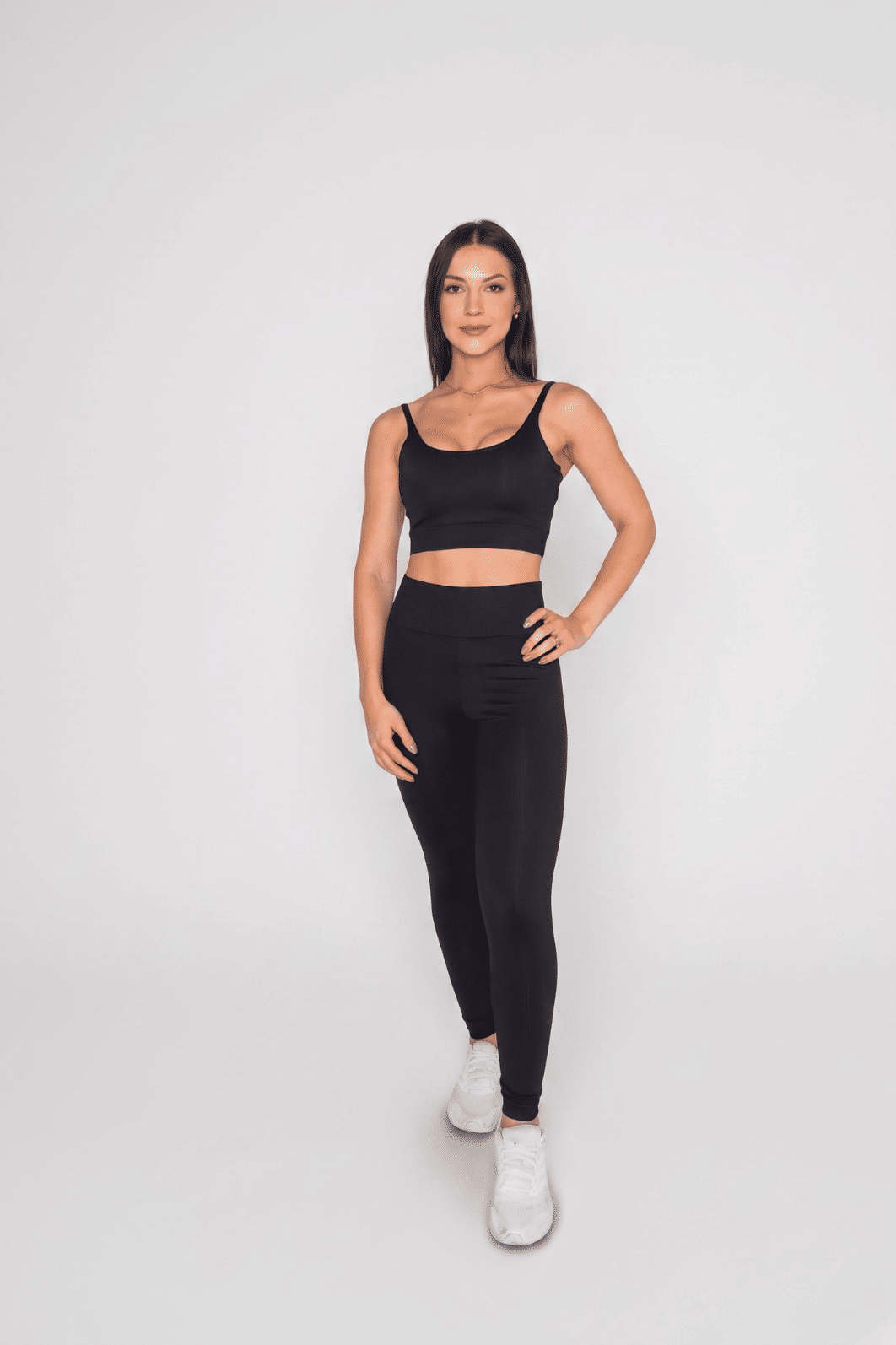 Conjunto Legging Shape modelo levanta bumbum cor Preto + top alcinha