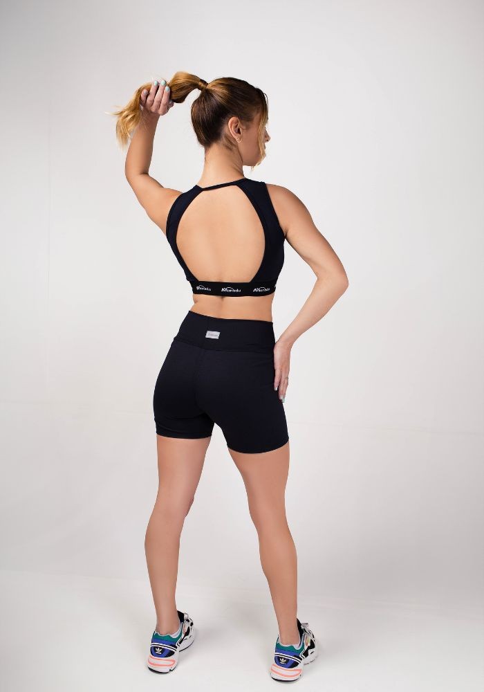 Shorts cor Preto Liso