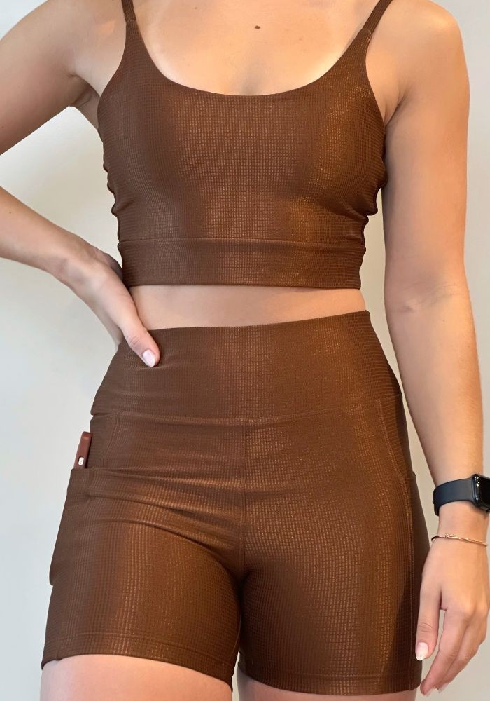 Shorts Bolso cor Coffee Marrom