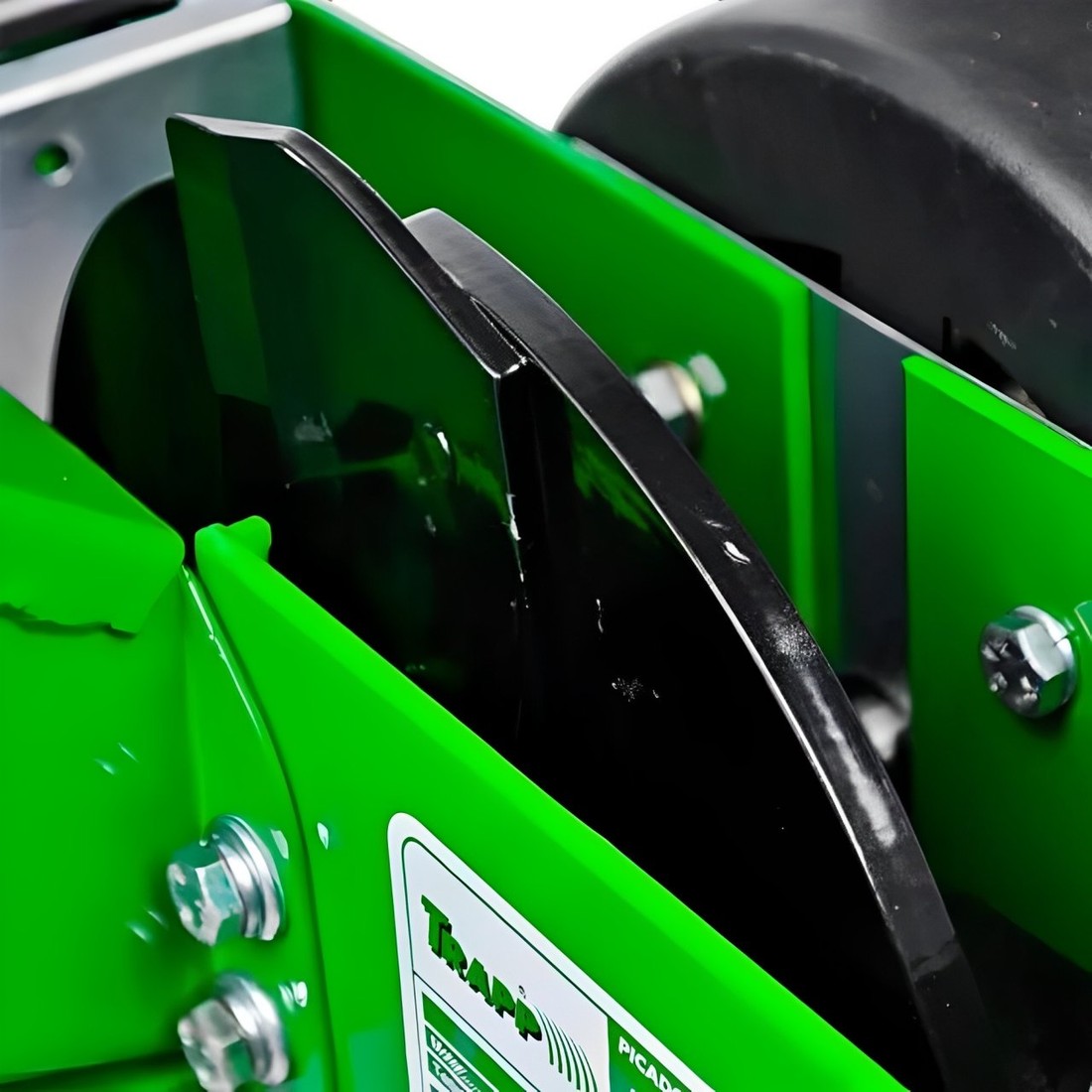 Triturador Forrageiro TRF-80 Com Motor 2CV Monofásico Bivolt 127V/220V Trapp Triturador Forrageiro TRF-80 Com Motor 2CV Monofásico Bivolt 127V/220V Trapp