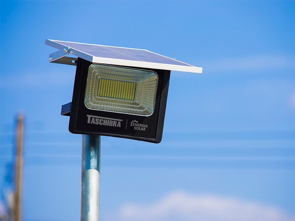 Refletor TR Led Solar 100W Preto 6500K Refletor TR Led Solar 100W Preto 6500K