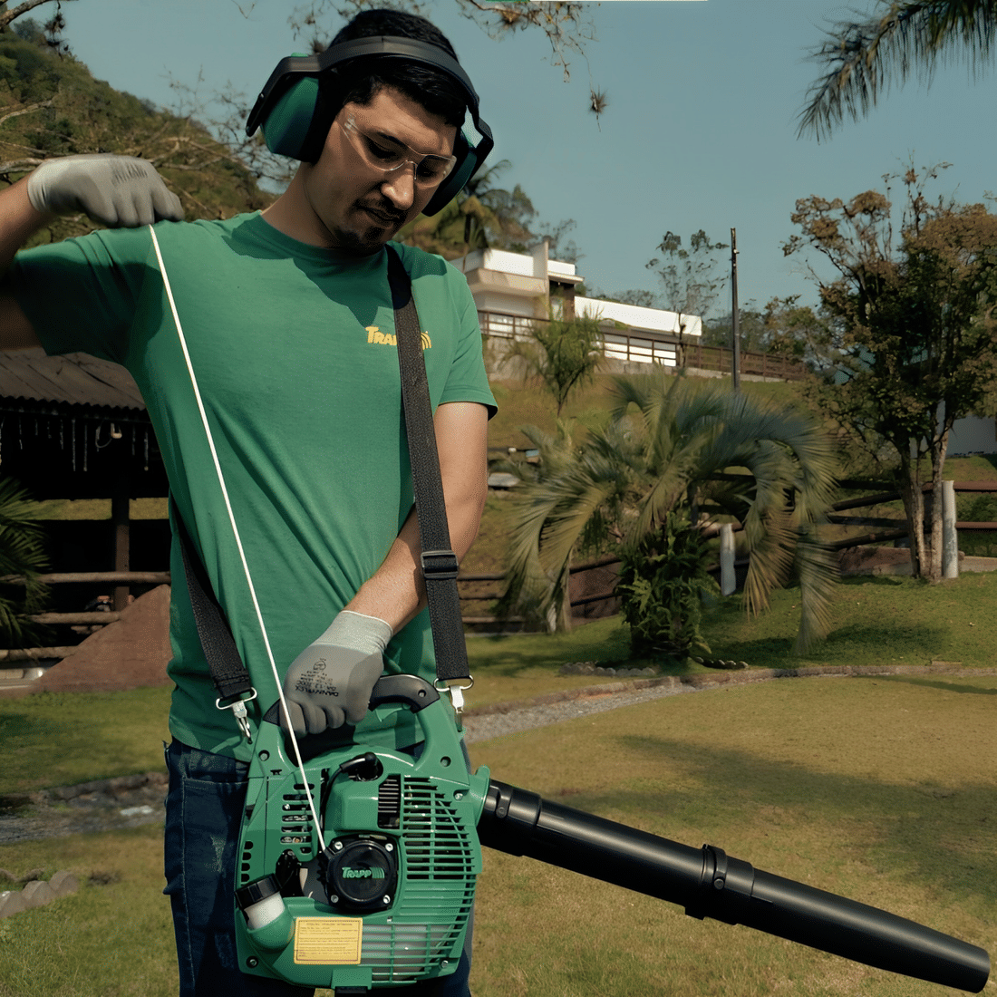 Soprador de Folhas a Gasolina SFX-4700 2 Tempos 1CV Trapp Soprador de Folhas a Gasolina SFX-4700 2 Tempos 1CV Trapp