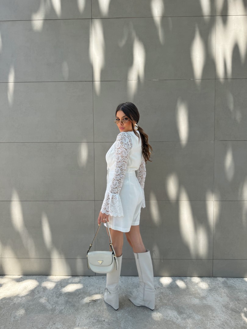 Macaquinho alfaiataria off white Macaquinho alfaiataria off white