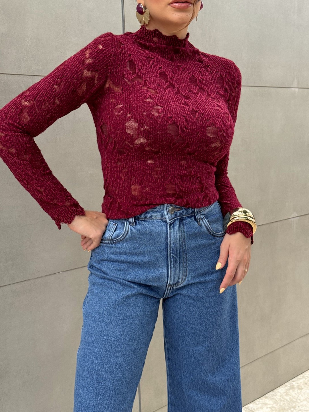 Blusa em tule com veludo vinho Blusa em tule com veludo vinho