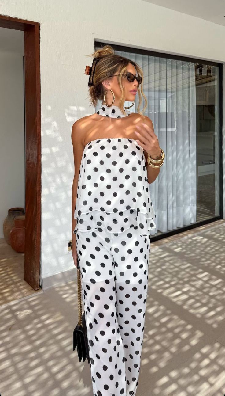 Conjunto tomara que caia e calça poá branco Conjunto tomara que caia e calça poá branco