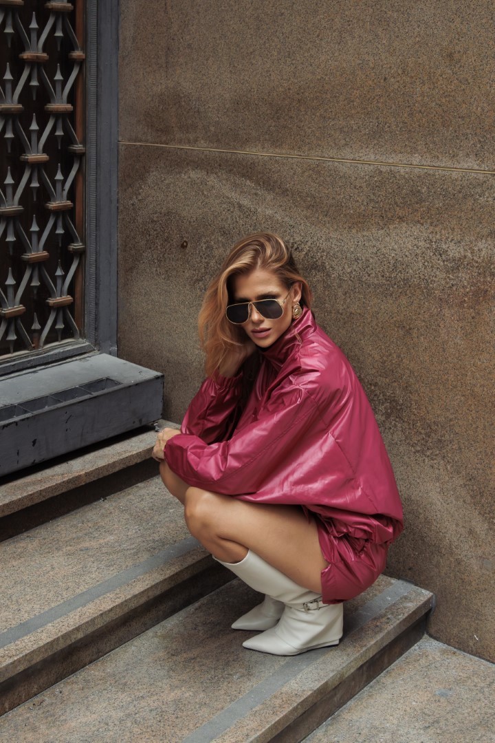 Conjunto jaqueta bomber e short bordô