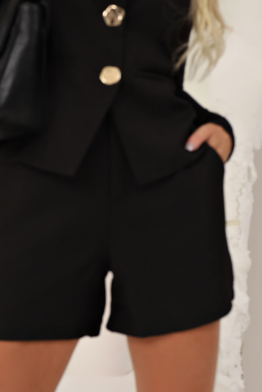 Conjunto colete e shorts alfaiataria preto Conjunto colete e shorts alfaiataria preto