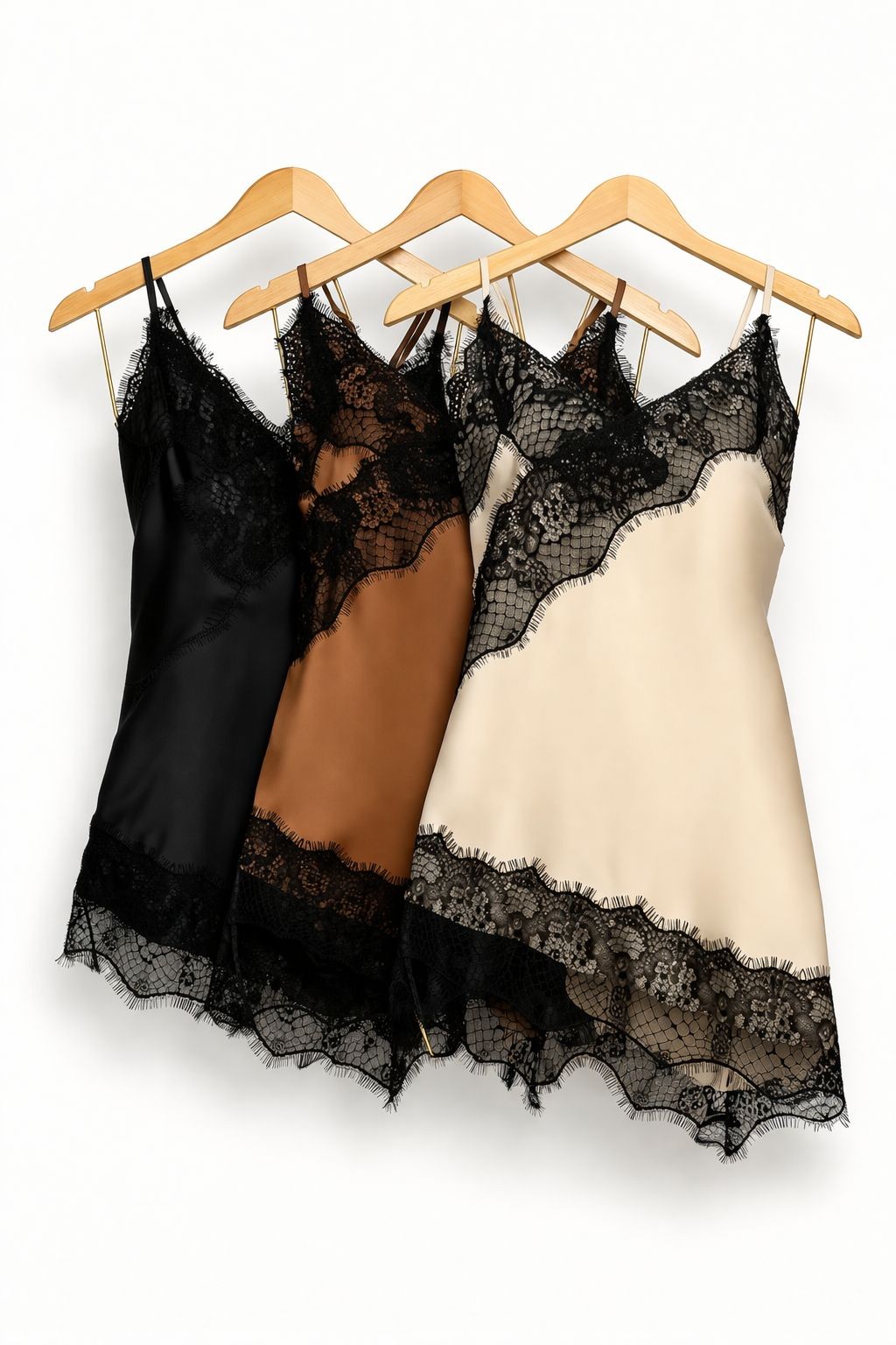 Regata cetim com detalhe em renda marrom Regata cetim com detalhe em renda marrom