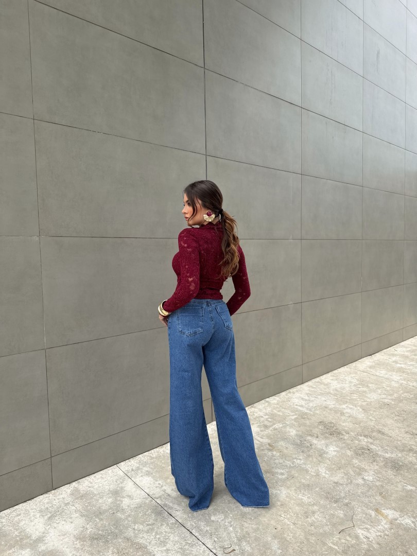 Blusa em tule com veludo vinho Blusa em tule com veludo vinho