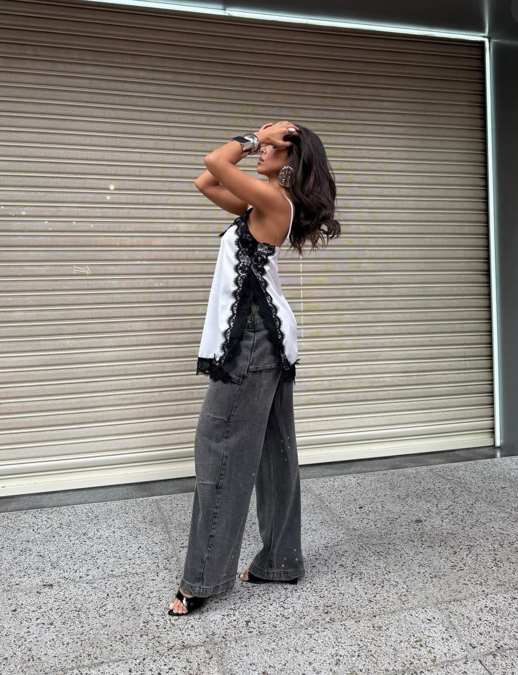 Regata cetim com detalhe em renda branco Regata cetim com detalhe em renda branco