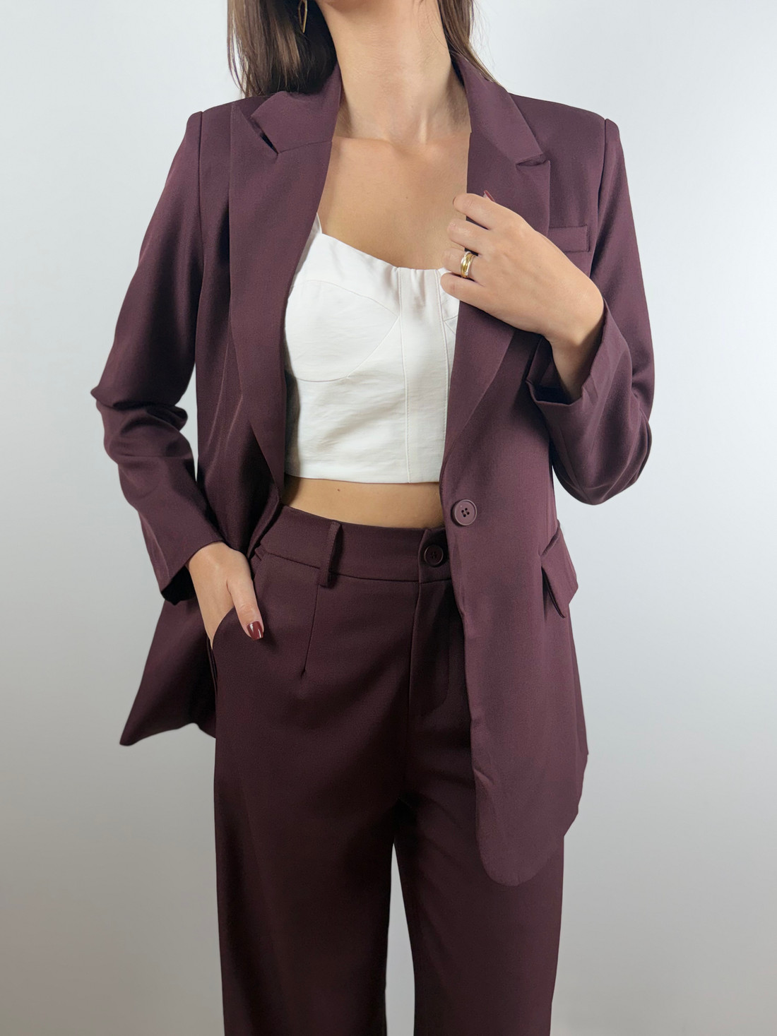 Conjunto blazer e calça alfaiataria uva Conjunto blazer e calça alfaiataria uva