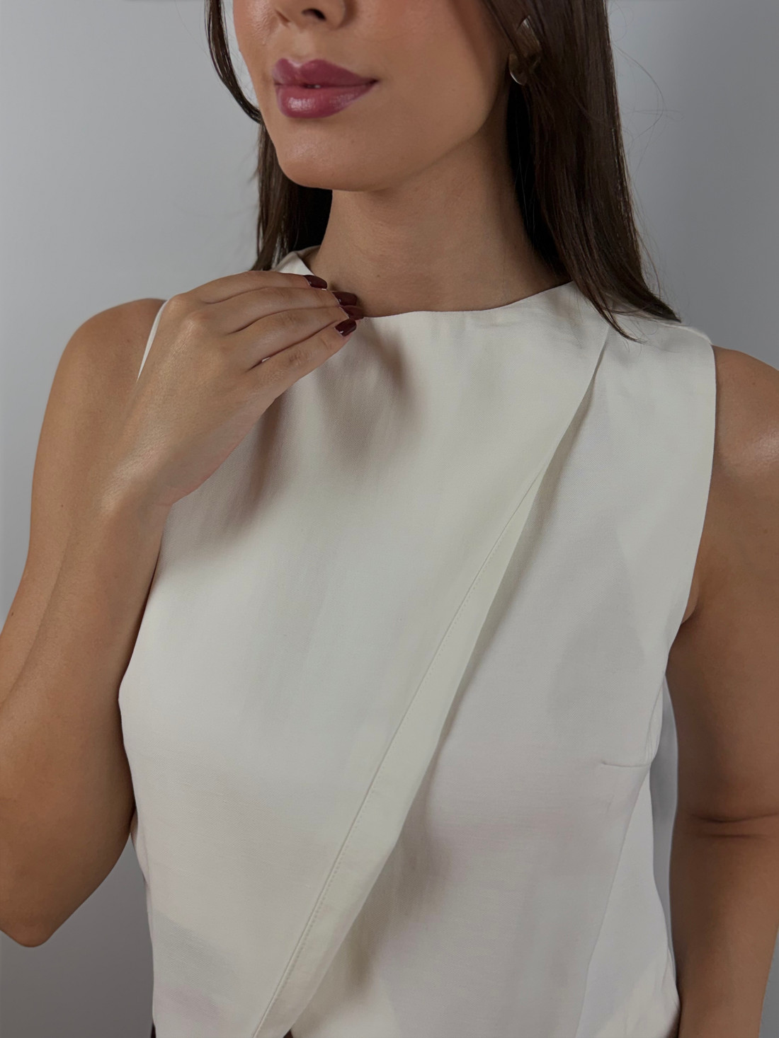 Blusa cru detalhe pontas Blusa cru detalhe pontas