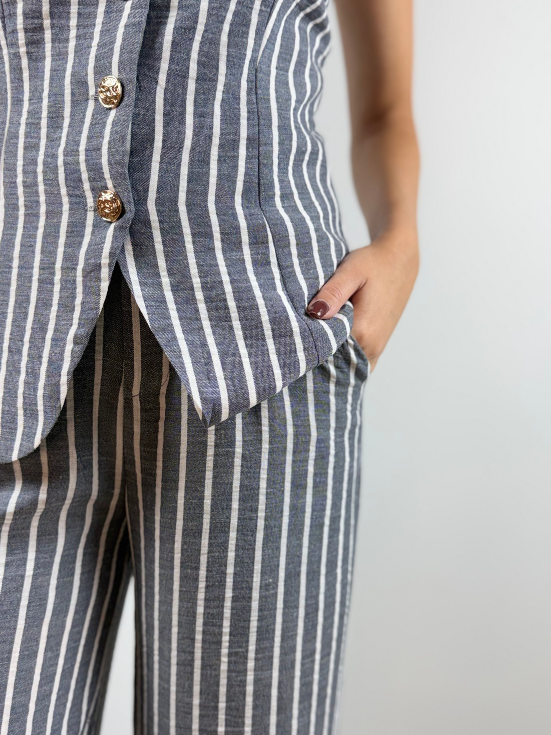 Conjunto listrado tomara que caia e calça cinza Conjunto listrado tomara que caia e calça cinza