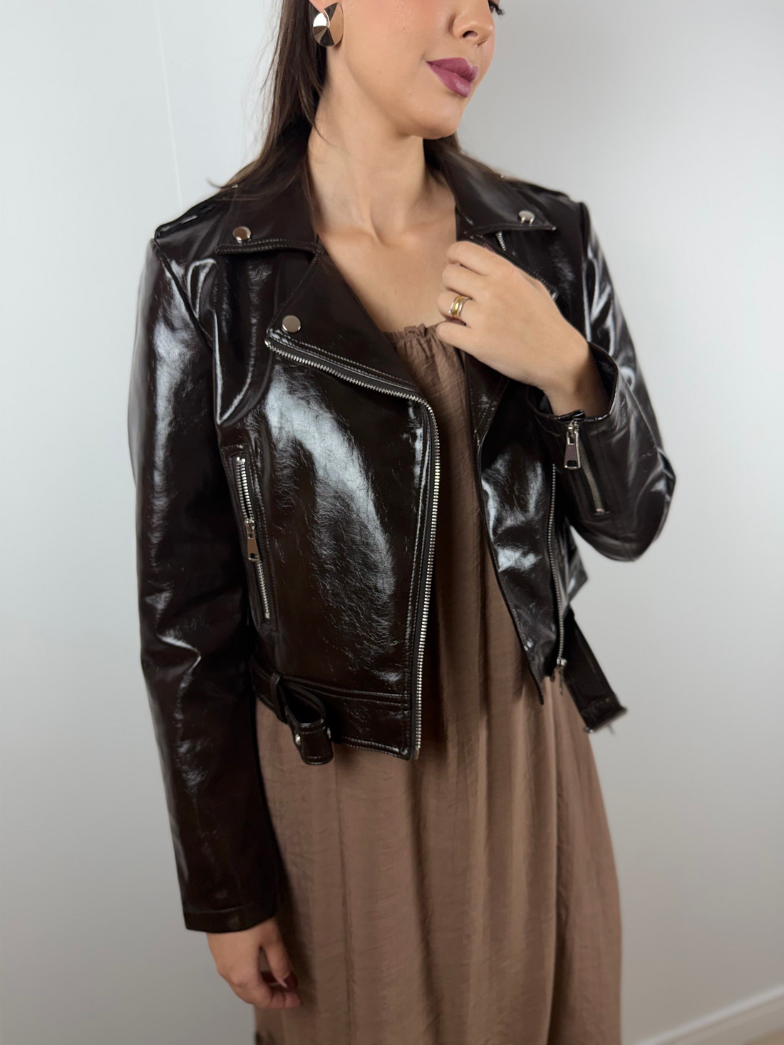 Jaqueta biker acabamento brilhante marrom Jaqueta biker acabamento brilhante marrom