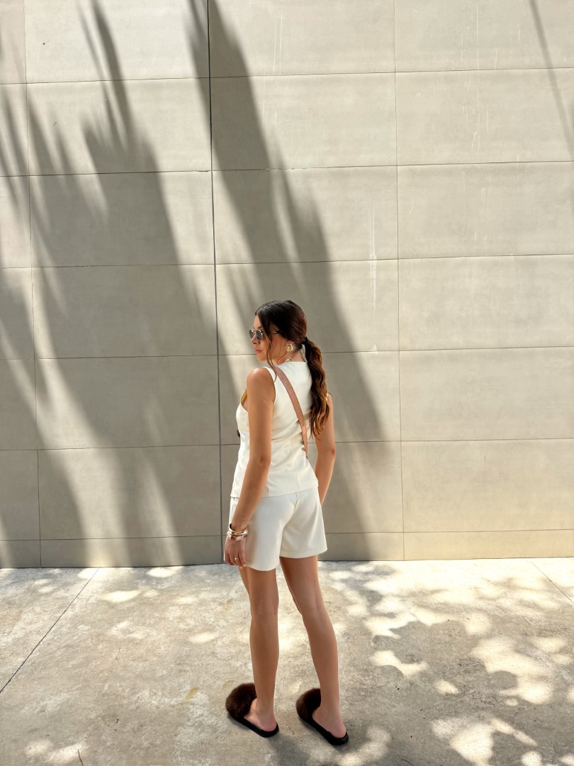 Conjunto shorts + colete alfaiataria Off White