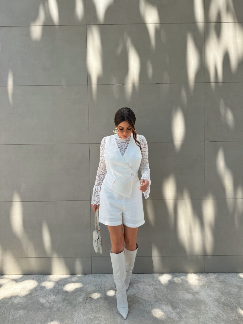 Macaquinho alfaiataria off white Macaquinho alfaiataria off white