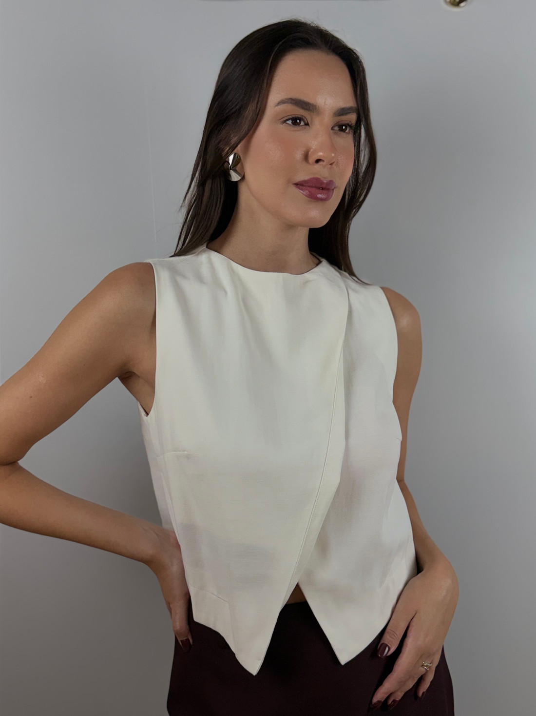 Blusa cru detalhe pontas Blusa cru detalhe pontas