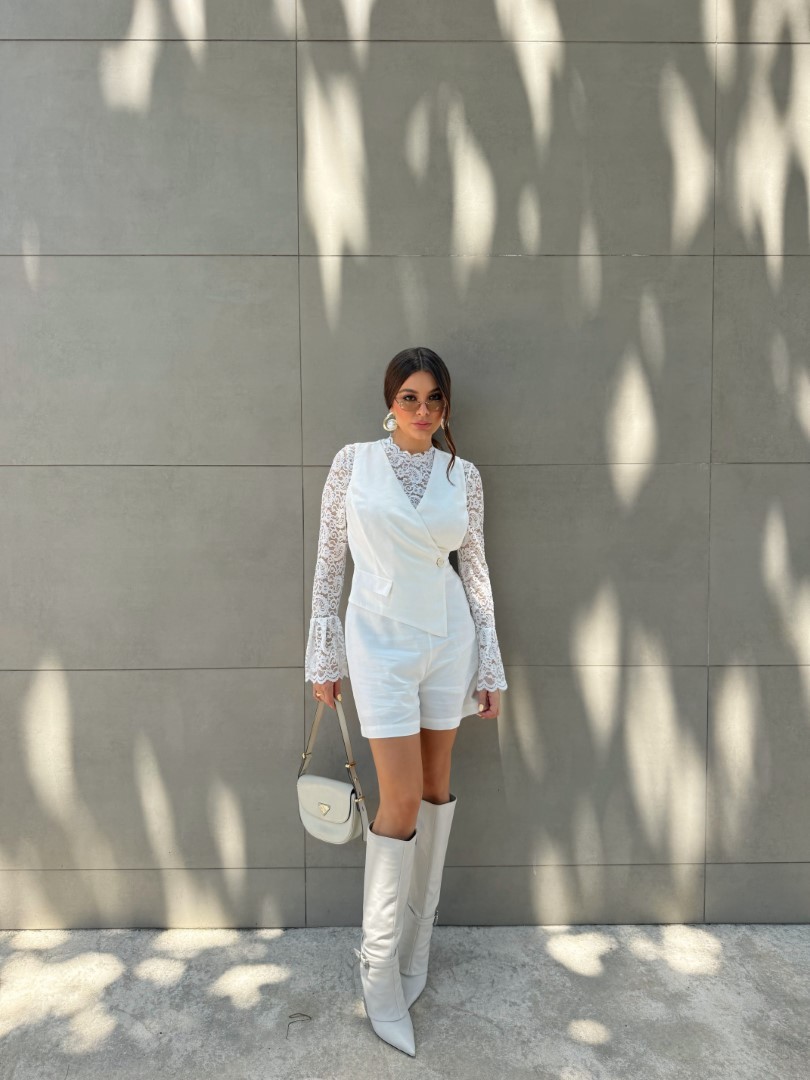 Macaquinho alfaiataria off white Macaquinho alfaiataria off white