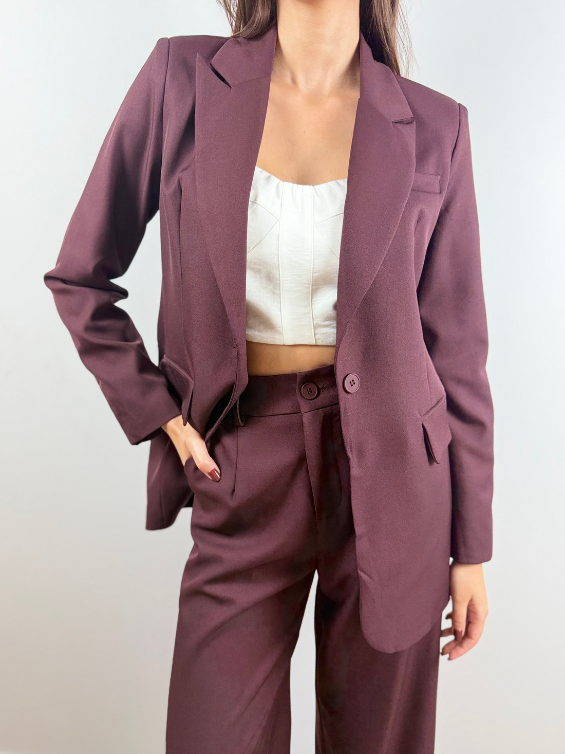 Conjunto blazer e calça alfaiataria uva Conjunto blazer e calça alfaiataria uva
