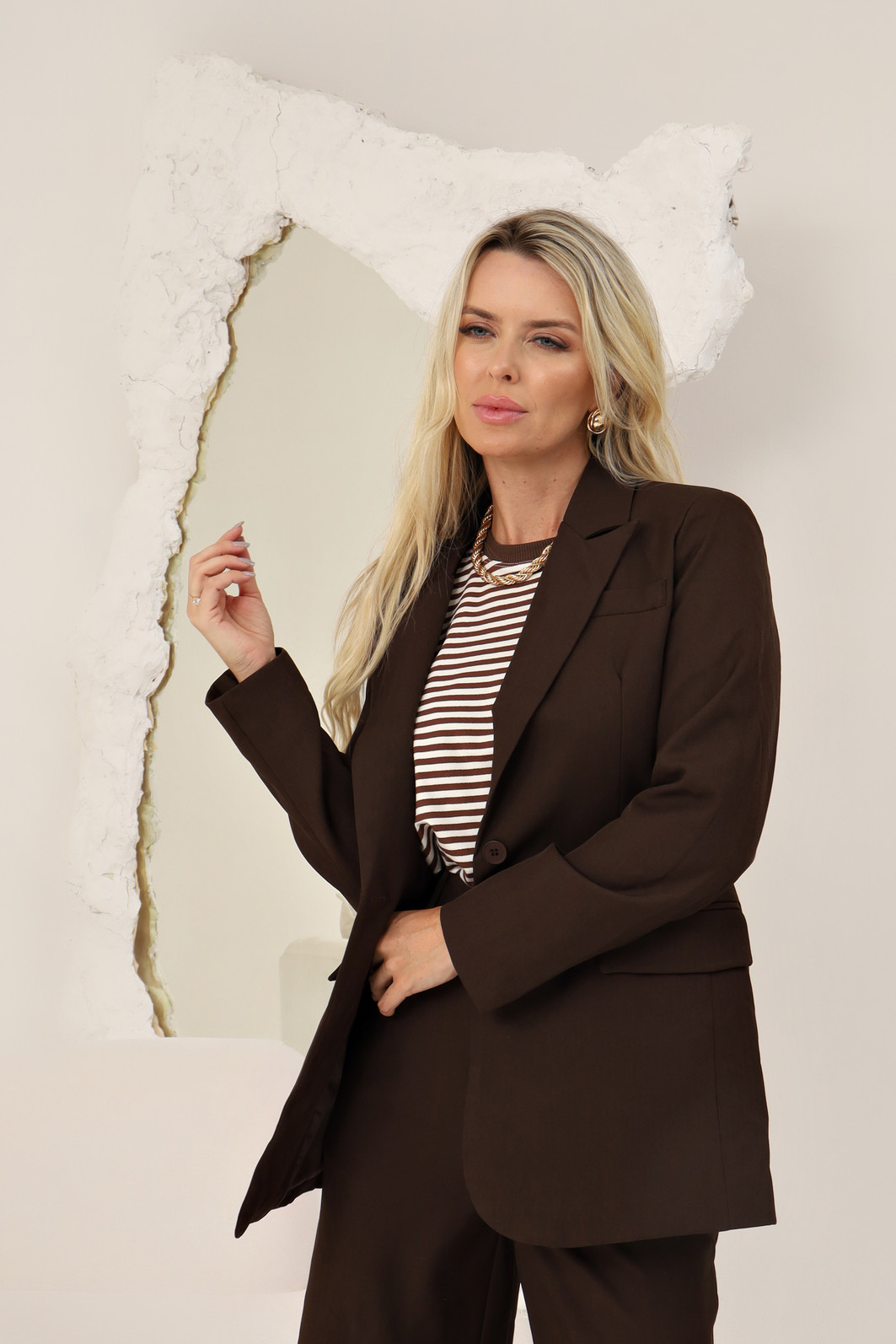 Conjunto blazer e calça alfaiataria marrom Conjunto blazer e calça alfaiataria marrom