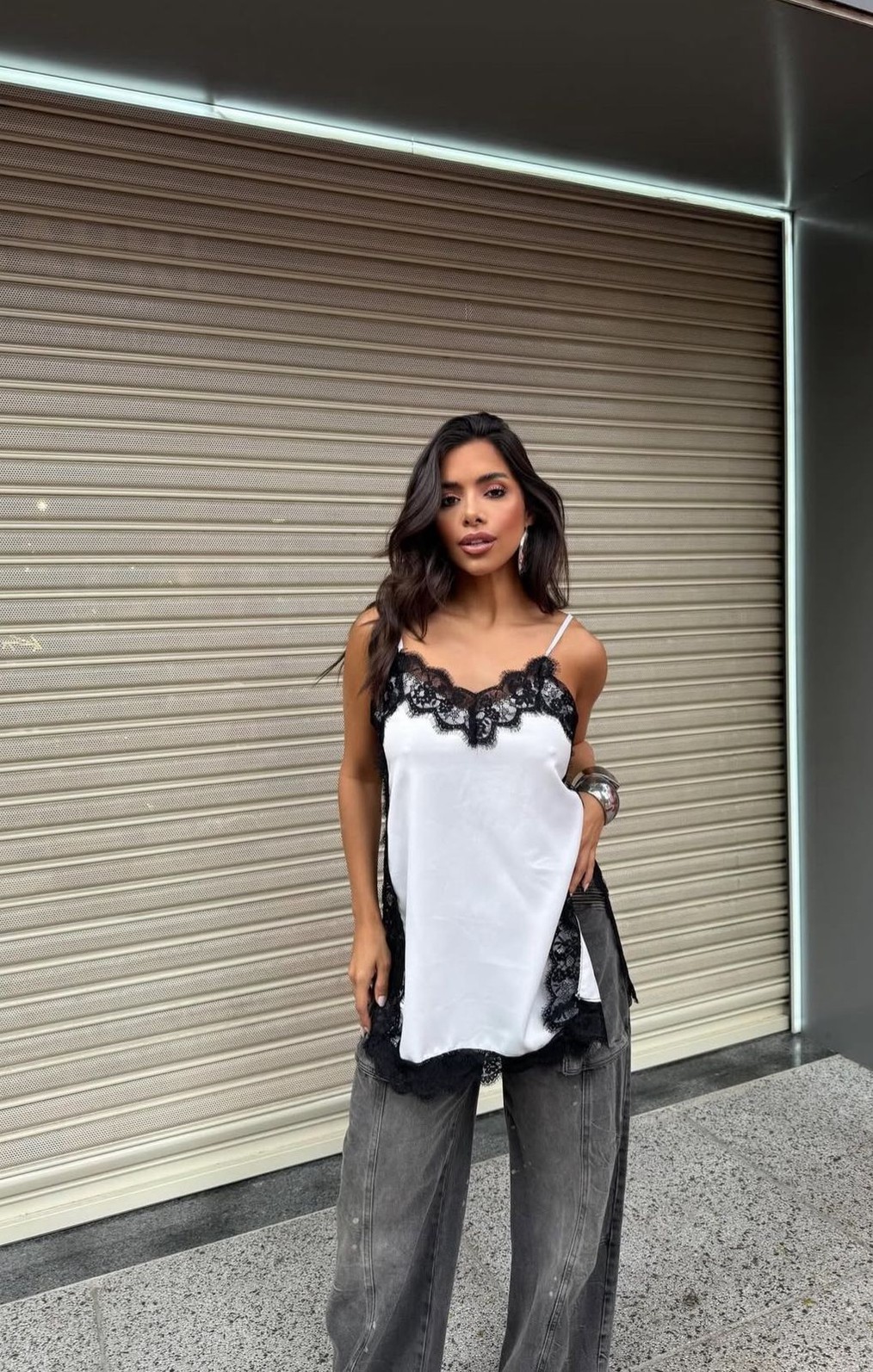 Regata cetim com detalhe em renda branco Regata cetim com detalhe em renda branco