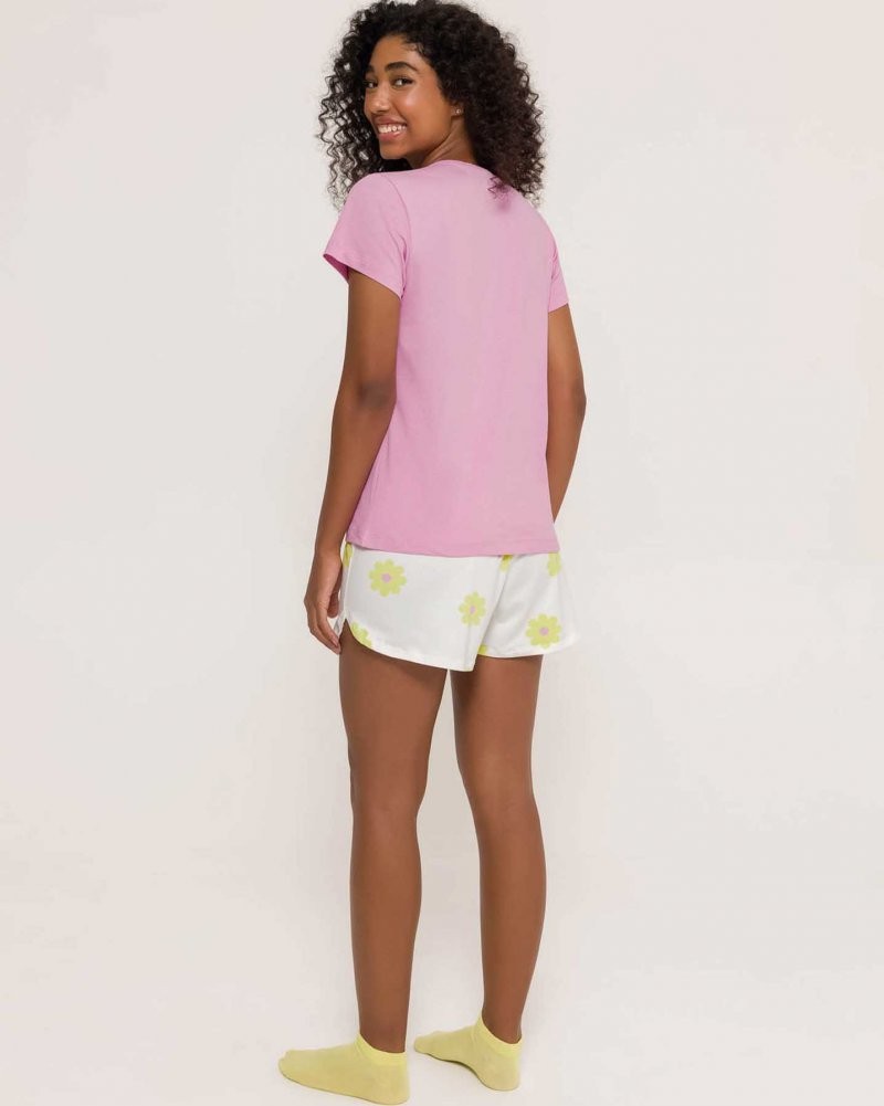 Pijama Feminino Manga Curta com Shorts