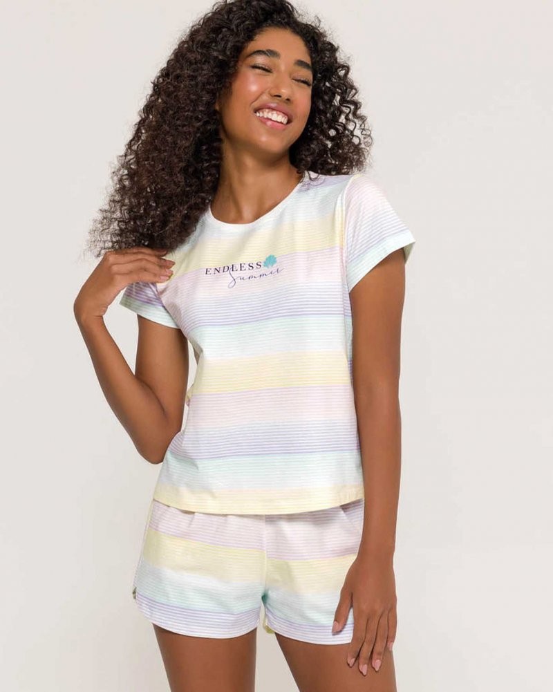 Pijama Feminino Manga Curta com Shorts