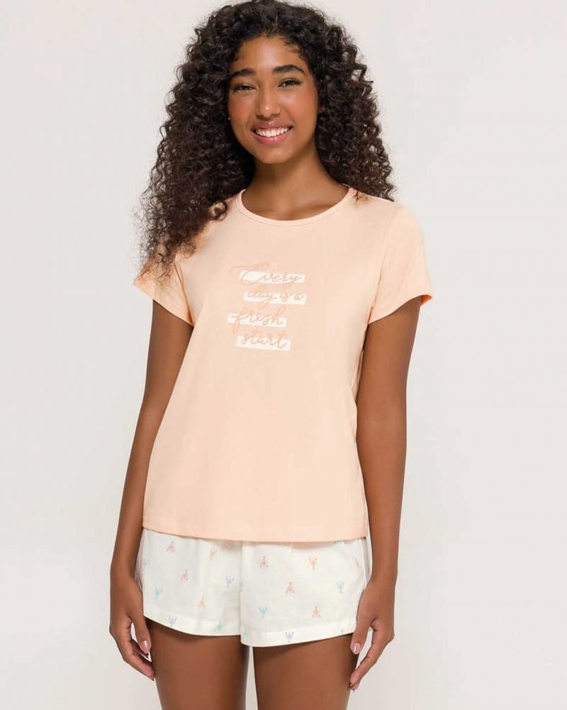 Pijama Feminino Manga Curta com Shorts