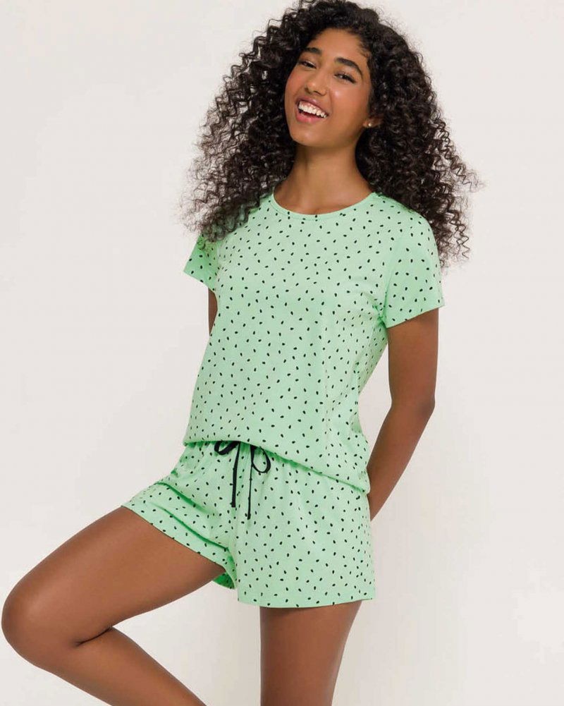 Pijama Feminino Manga Curta com Shorts