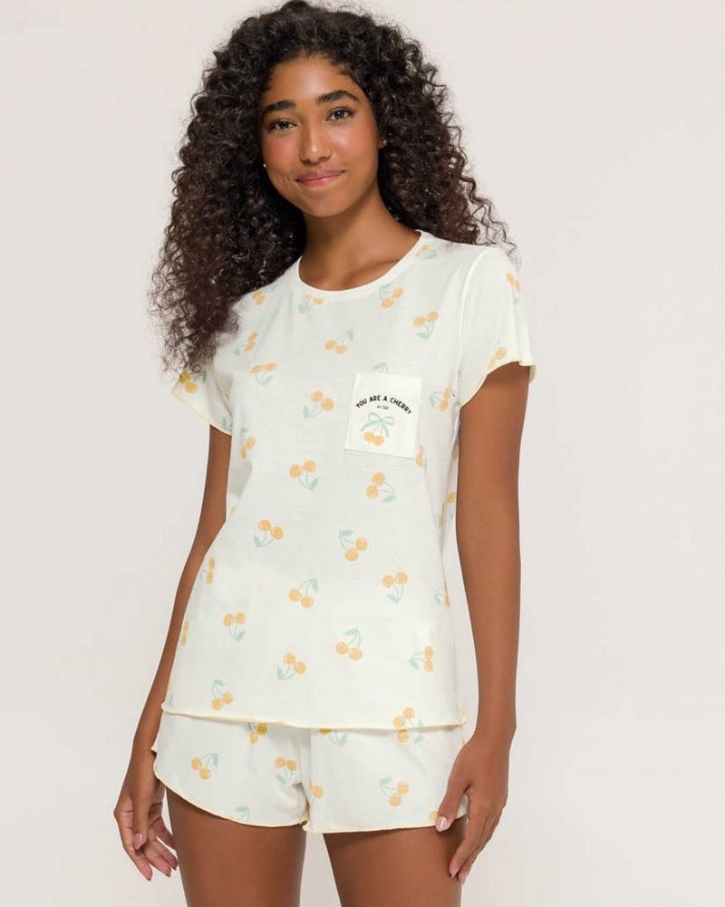 Pijama Feminino Manga Curta com Shorts
