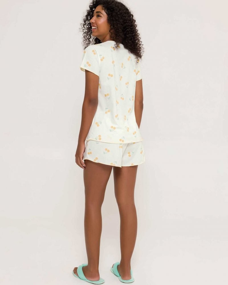 Pijama Feminino Manga Curta com Shorts