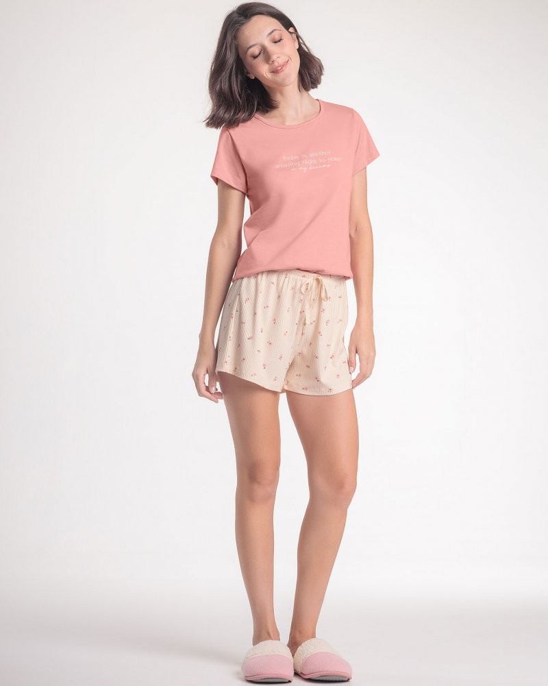 Pijama Feminino Manga Curta com Shorts