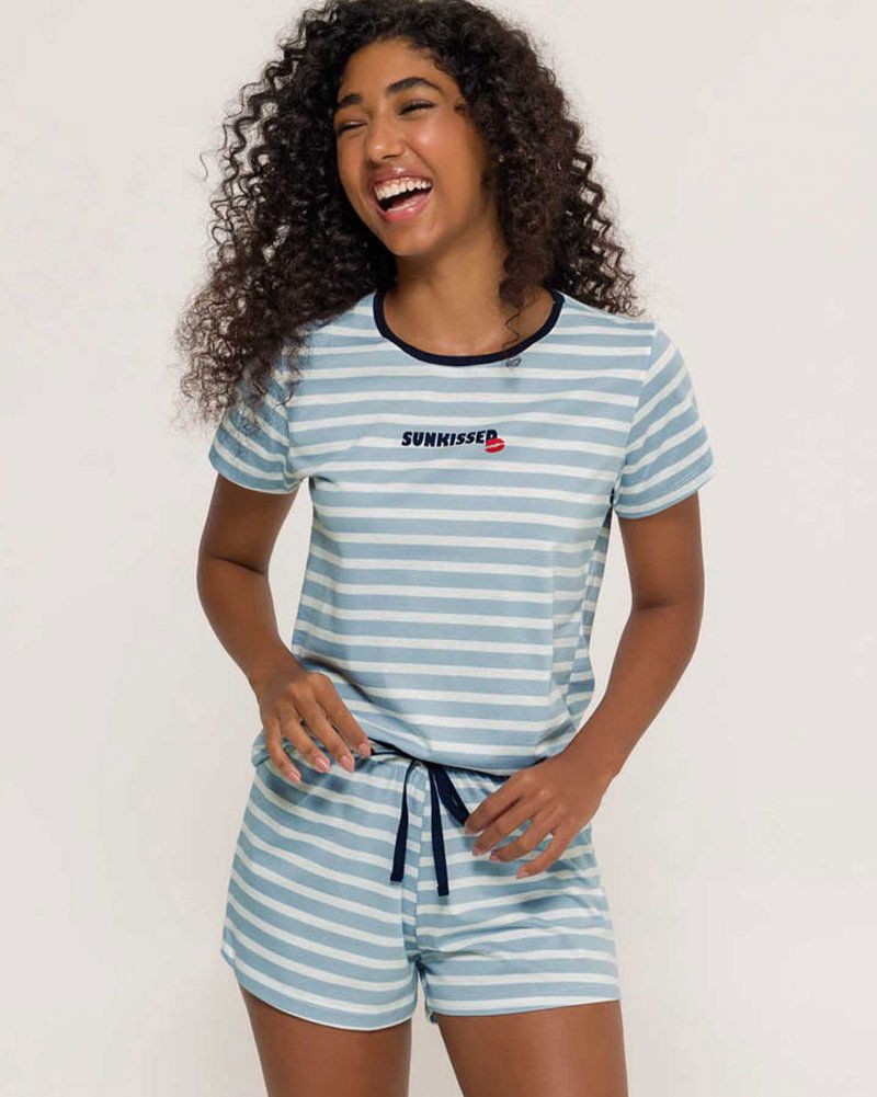 Pijama Feminino Manga Curta com Shorts