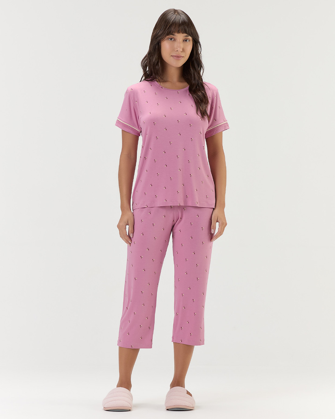 Pijama Feminino Manga Curta Com Calça Capri Pijama Feminino Manga Curta Com Calça Capri
