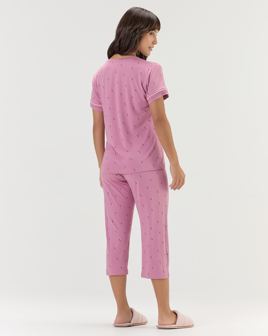 Pijama Feminino Manga Curta Com Calça Capri Pijama Feminino Manga Curta Com Calça Capri