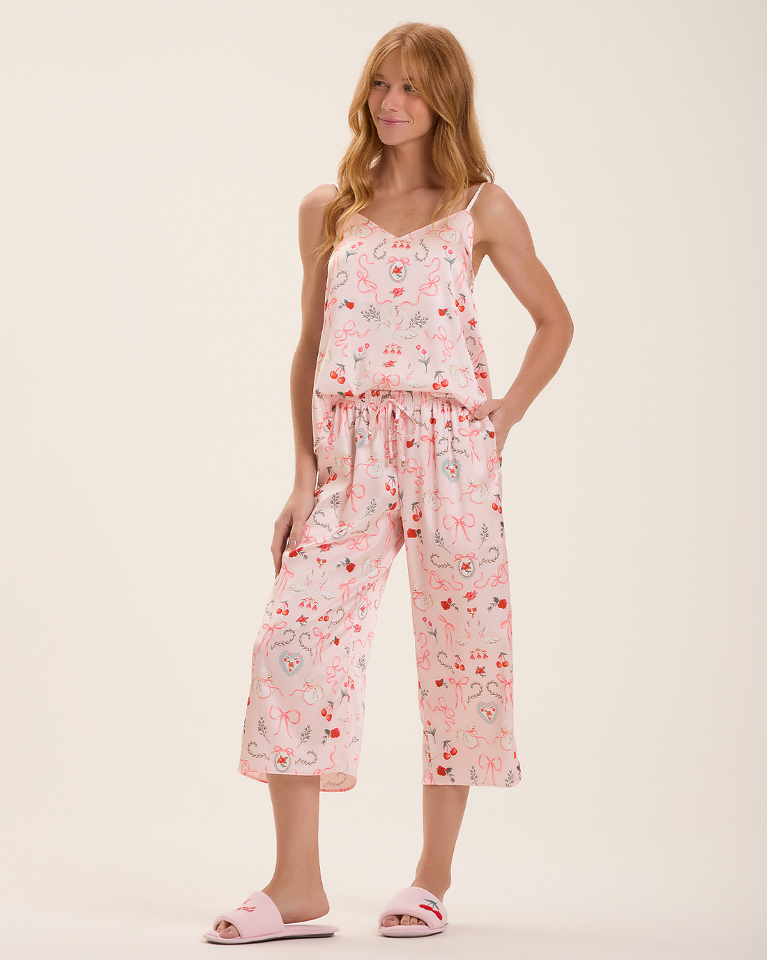 Conjunto Feminino Alça Com Calça Pantacourt Conjunto Feminino Alça Com Calça Pantacourt