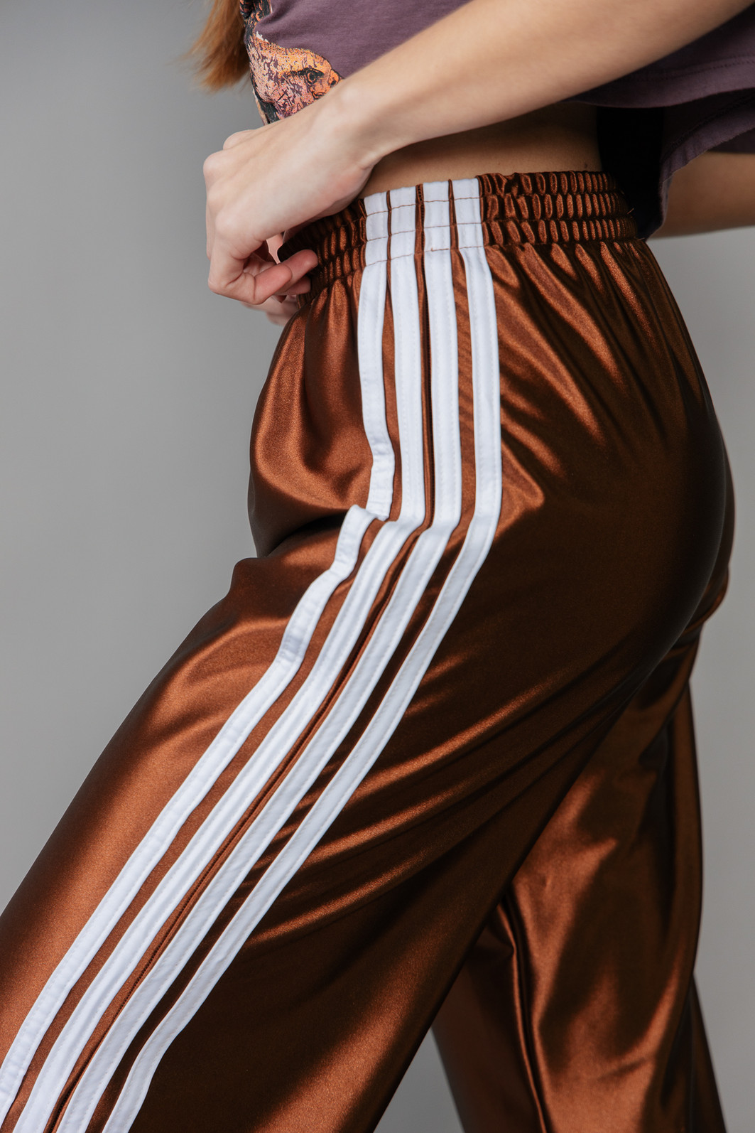 CALÇA SPORT MARROM COM LISTRAS CALÇA SPORT MARROM COM LISTRAS