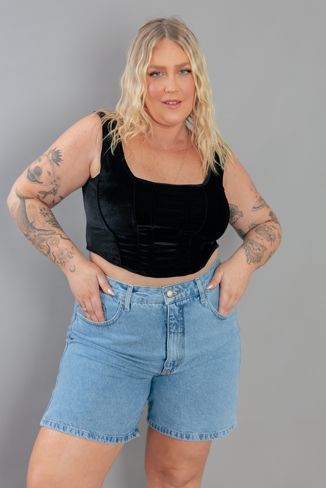 TOP CORPETE DE VELUDO PRETO