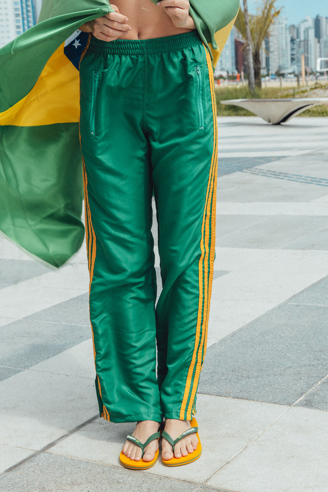 CALÇA ESPORTIVA BRASIL VERDE E AMARELO
