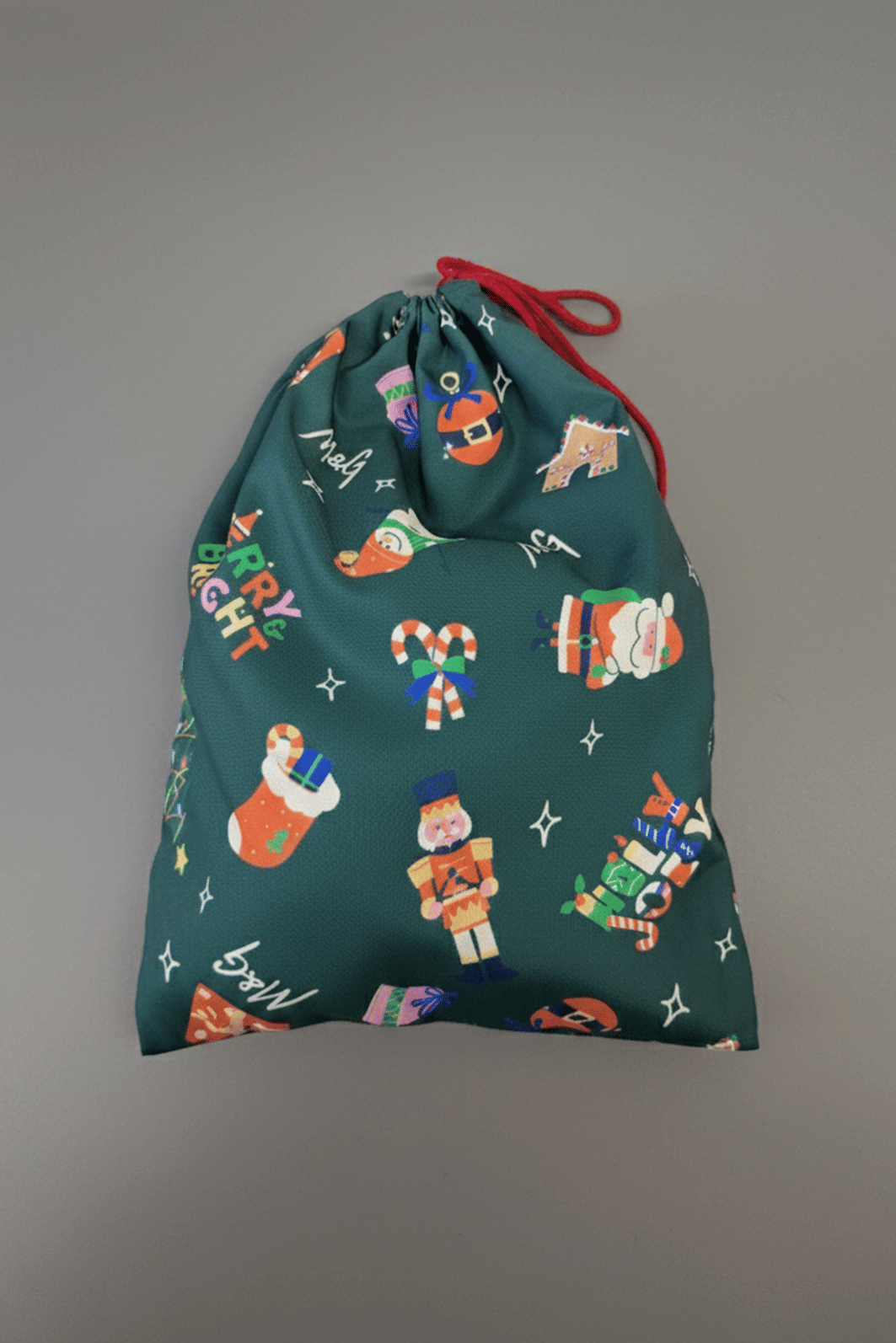 SACO DE PRESENTE COM ESTAMPA DE NATAL SACO DE PRESENTE COM ESTAMPA DE NATAL