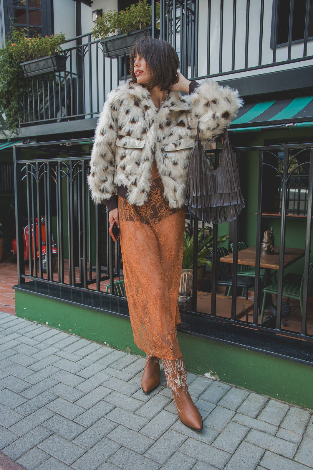 CASACO PELUCIADO COM ZÍPER BAMBI PRINT CASACO PELUCIADO COM ZÍPER BAMBI PRINT