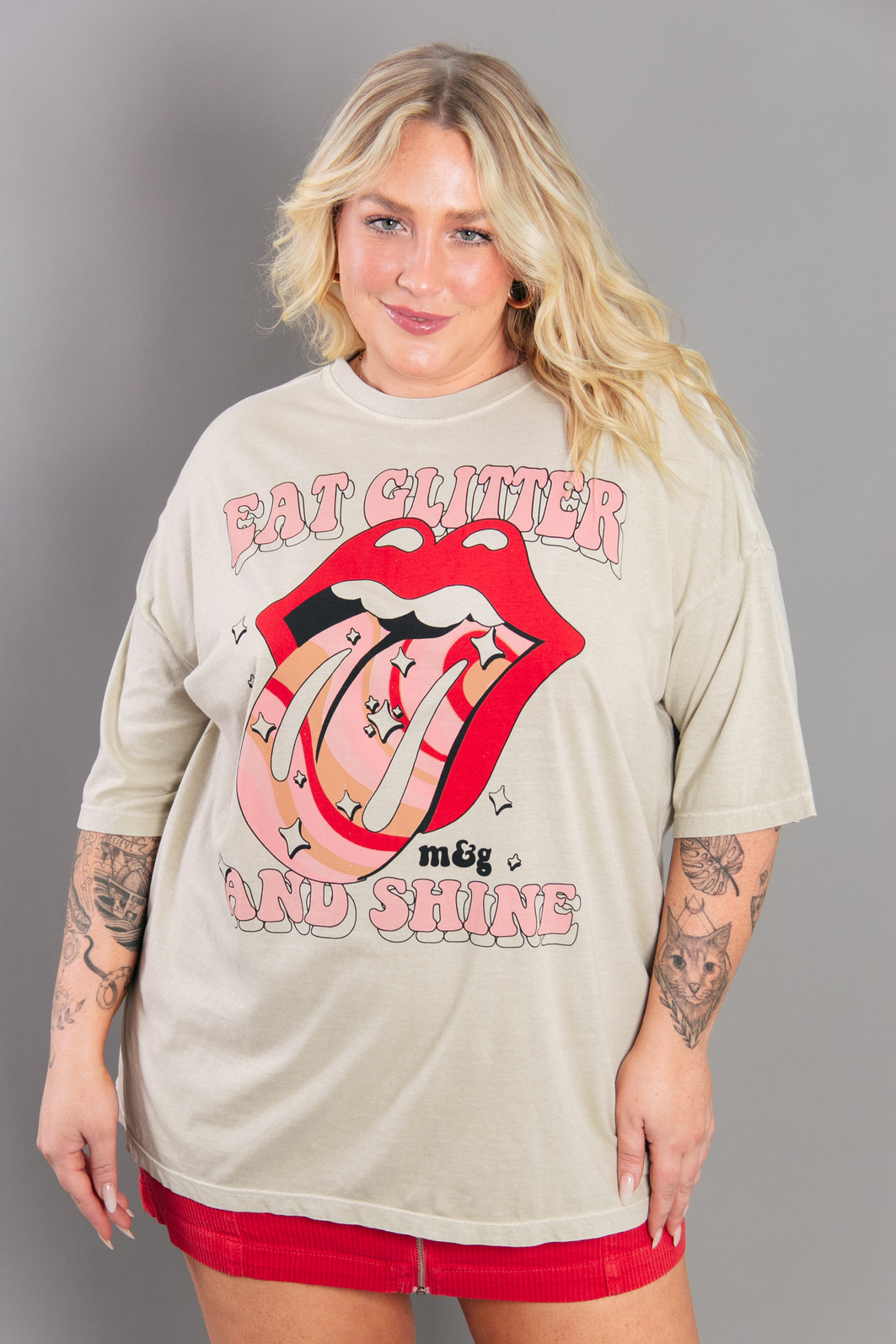 CAMISETA T-SHIRT OVERSIZED BEGE EAT GLITTER AND SHINE