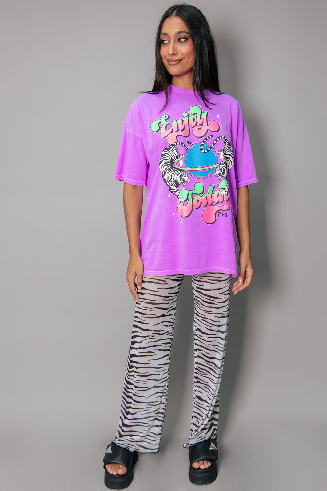 T-SHIRT OVERSIZED ROXA ENJOY TODAY T-SHIRT OVERSIZED ROXA ENJOY TODAY