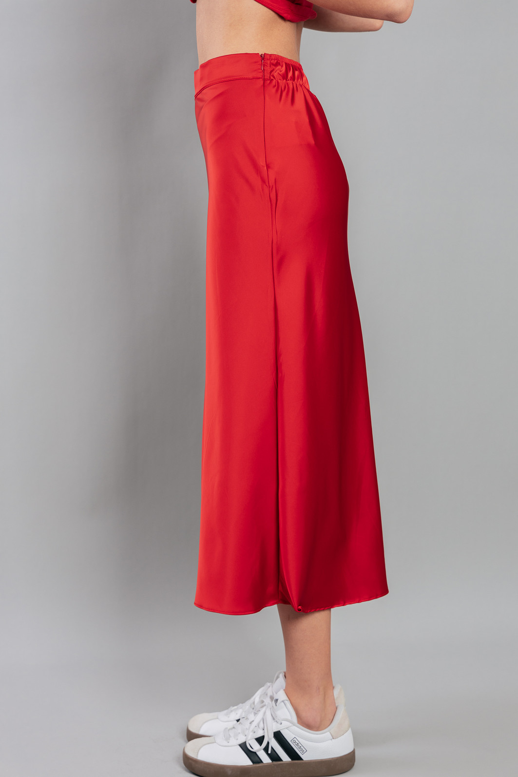 SAIA MIDI DE CETIM SEM FORRO CEREJA SAIA MIDI DE CETIM SEM FORRO CEREJA