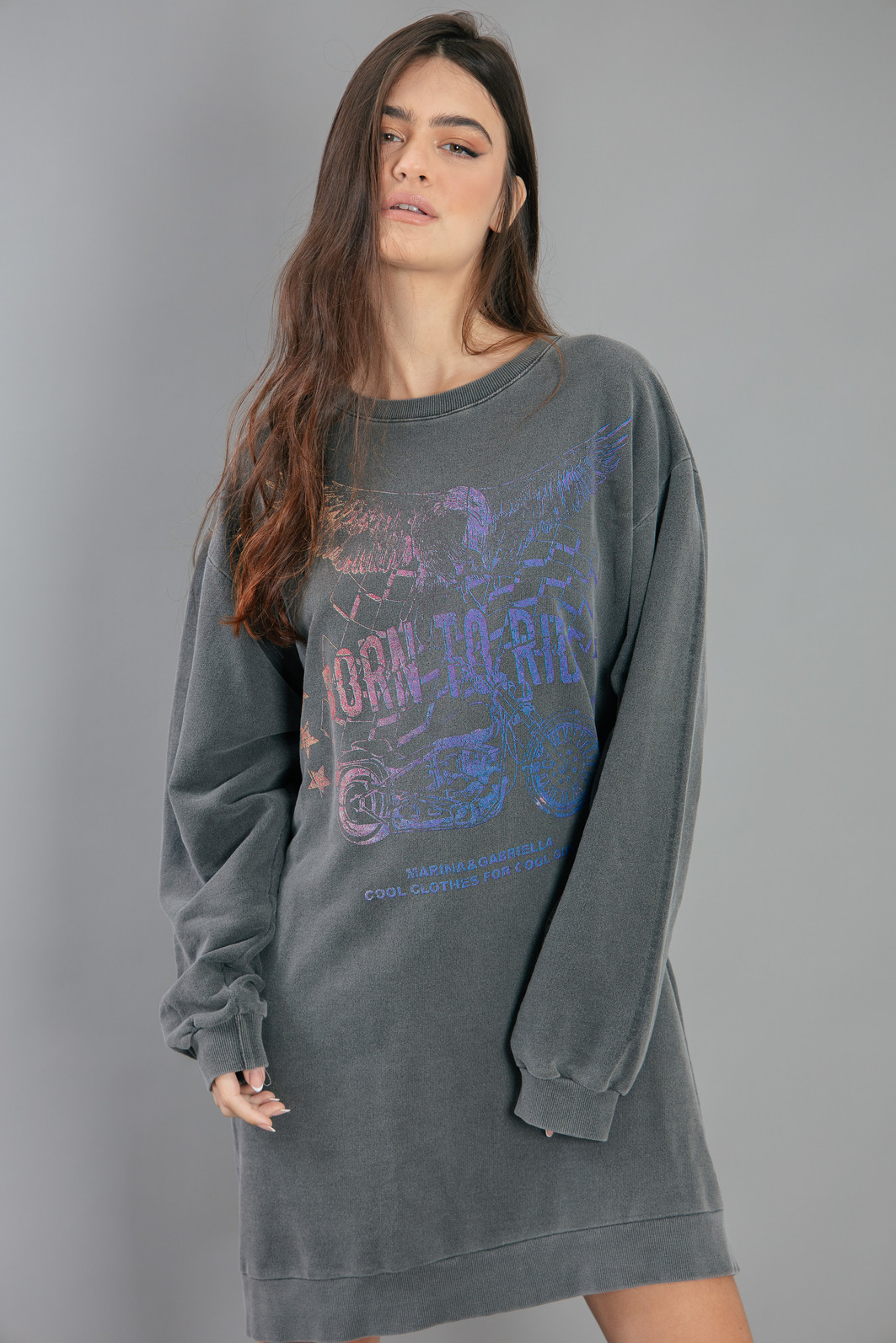 VESTIDO DE MOLETOM CHUMBO BORN TO RIDE VESTIDO DE MOLETOM CHUMBO BORN TO RIDE