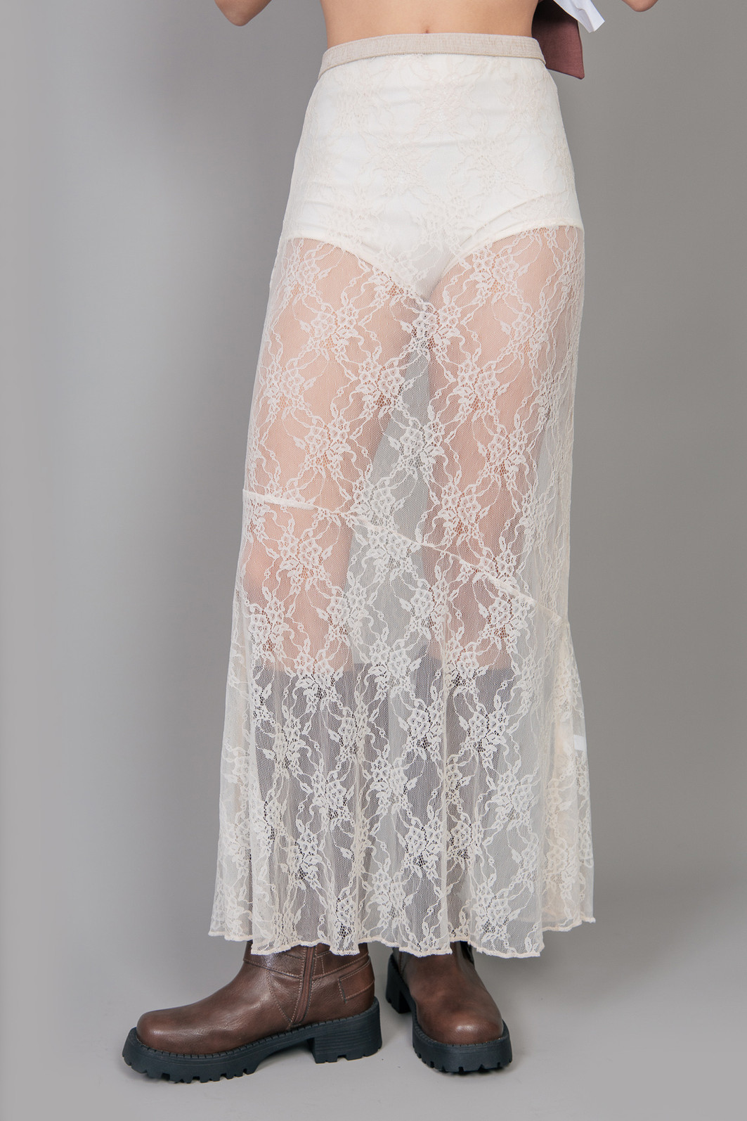 SAIA DE RENDA MIDI SEM FORRO OFF