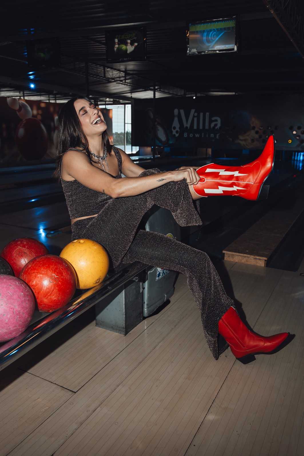 CALÇA FLARE CINTURA ALTA PRETA COM LUREX MULTICOLORIDO CALÇA FLARE CINTURA ALTA PRETA COM LUREX MULTICOLORIDO