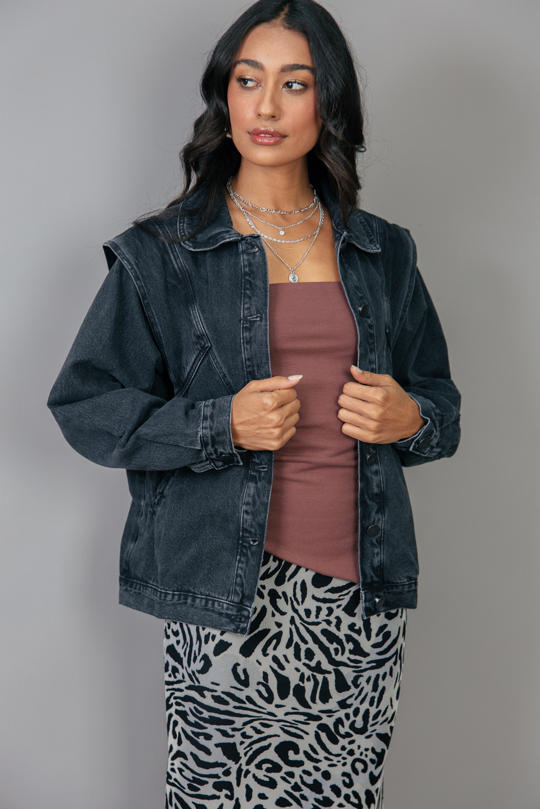 JAQUETA PRETA OVERSIZED 80s