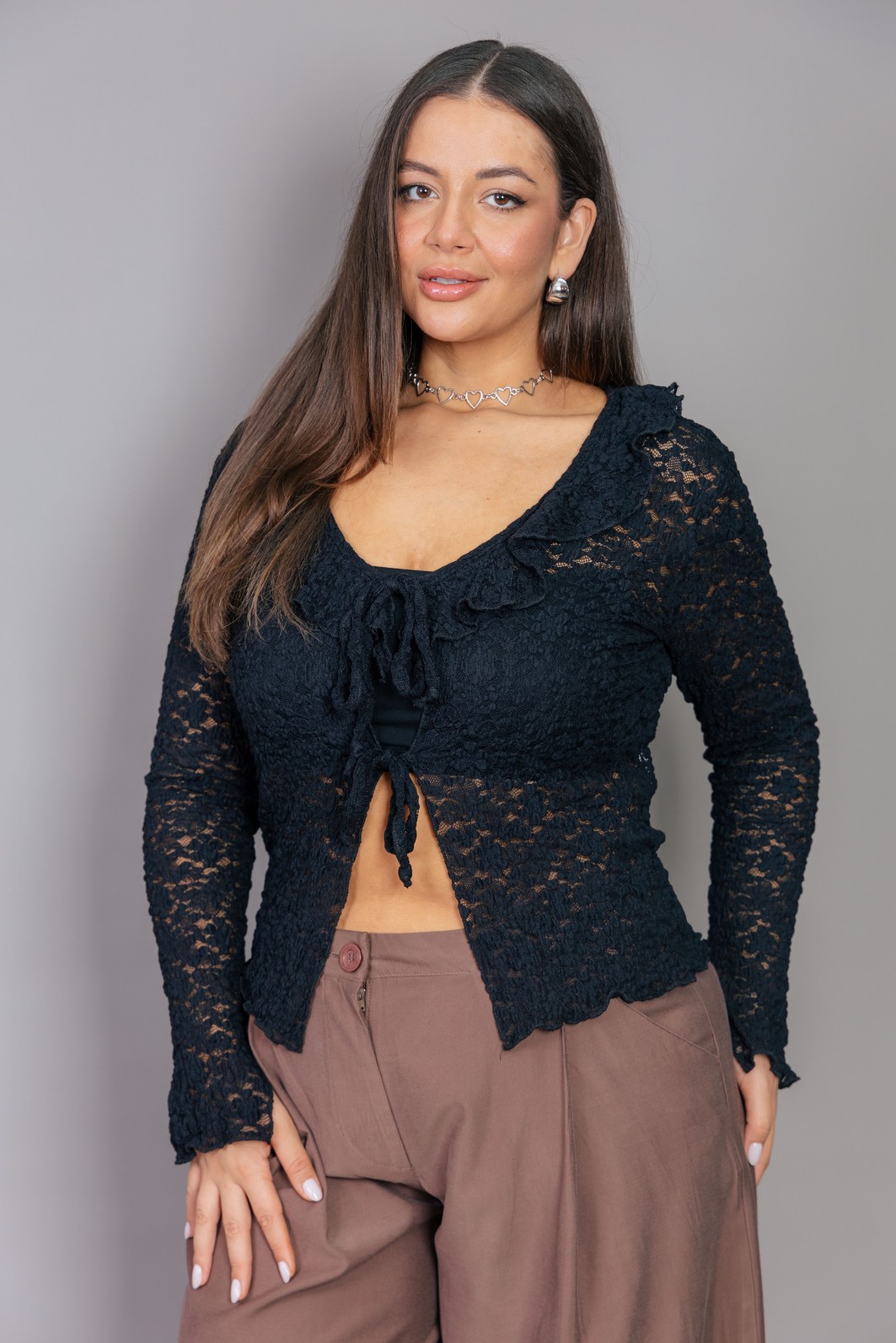 BLUSA MANGA LONGA DE RENDA COM AMARRAÇÃO BLUSA MANGA LONGA DE RENDA COM AMARRAÇÃO