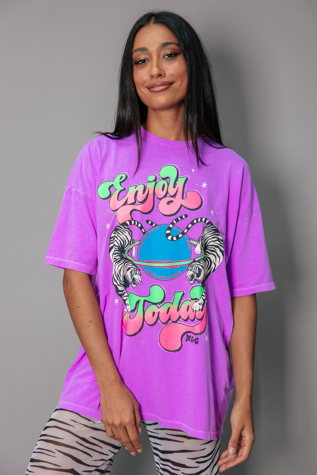 T-SHIRT OVERSIZED ROXA ENJOY TODAY T-SHIRT OVERSIZED ROXA ENJOY TODAY